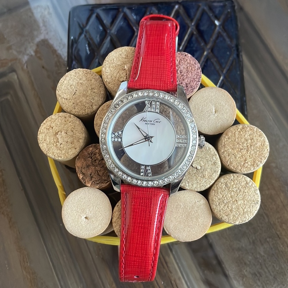 Watch - Picture 2 of 8